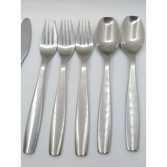 Gourmet Settings Silverware Non Stop Collection Flatware 9 Pieces Total - Picture 10 of 12